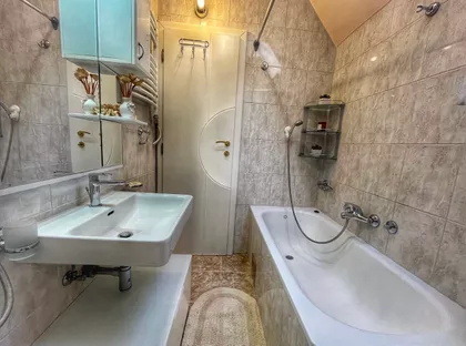 Hadži Ruvimova | 4zida.rs