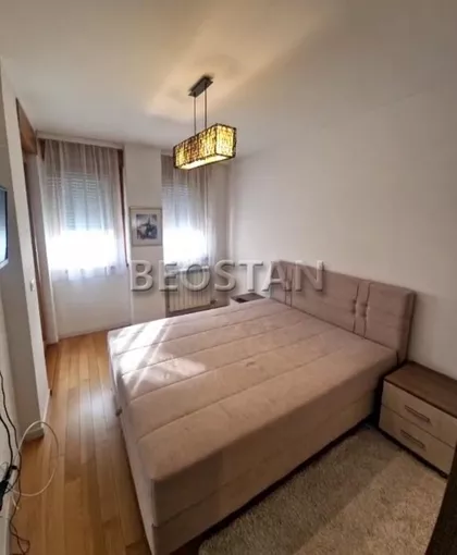 Urosa Martinovica | 4zida.rs