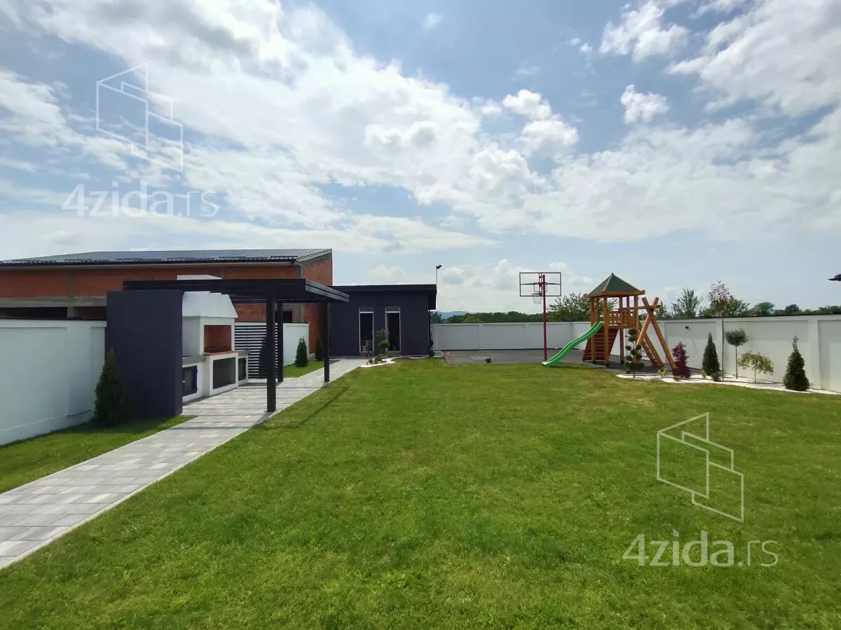 Kuća | 4zida