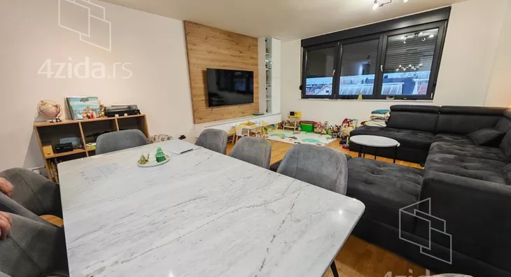 Troiposoban stan | 4zida