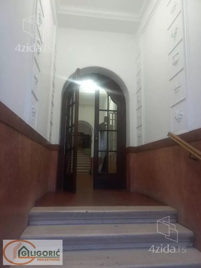 Šestosoban stan | 4zida