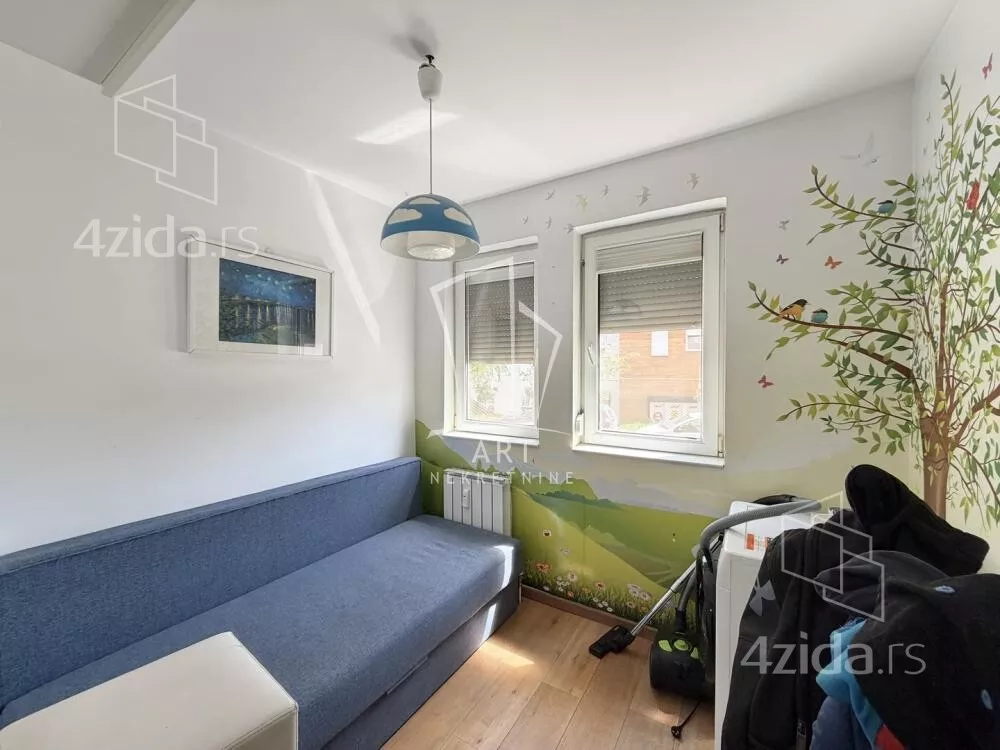 Dvoiposoban stan | 4zida