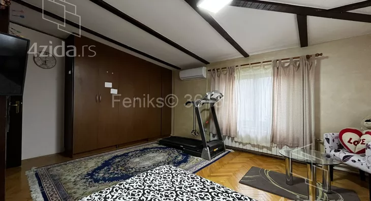 Šestosoban stan | 4zida