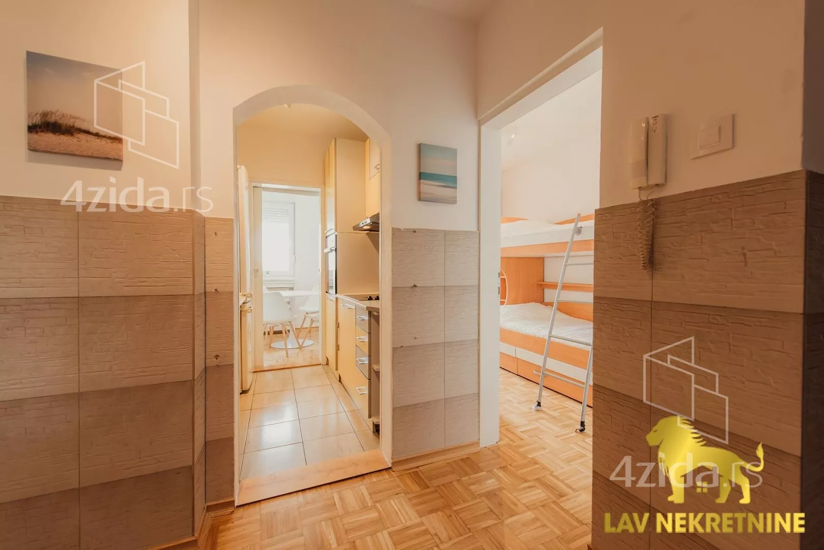 Jednoiposoban stan | 4zida