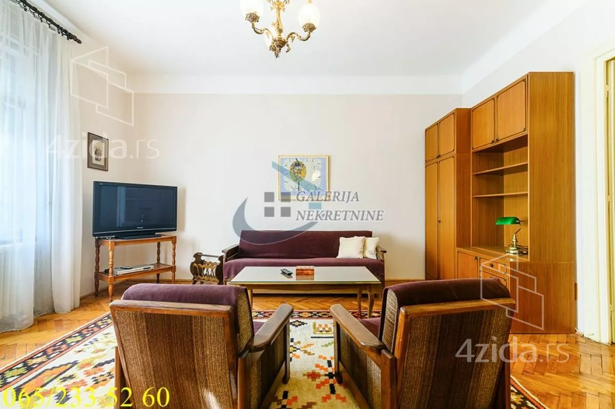 Četvoroiposoban stan | 4zida