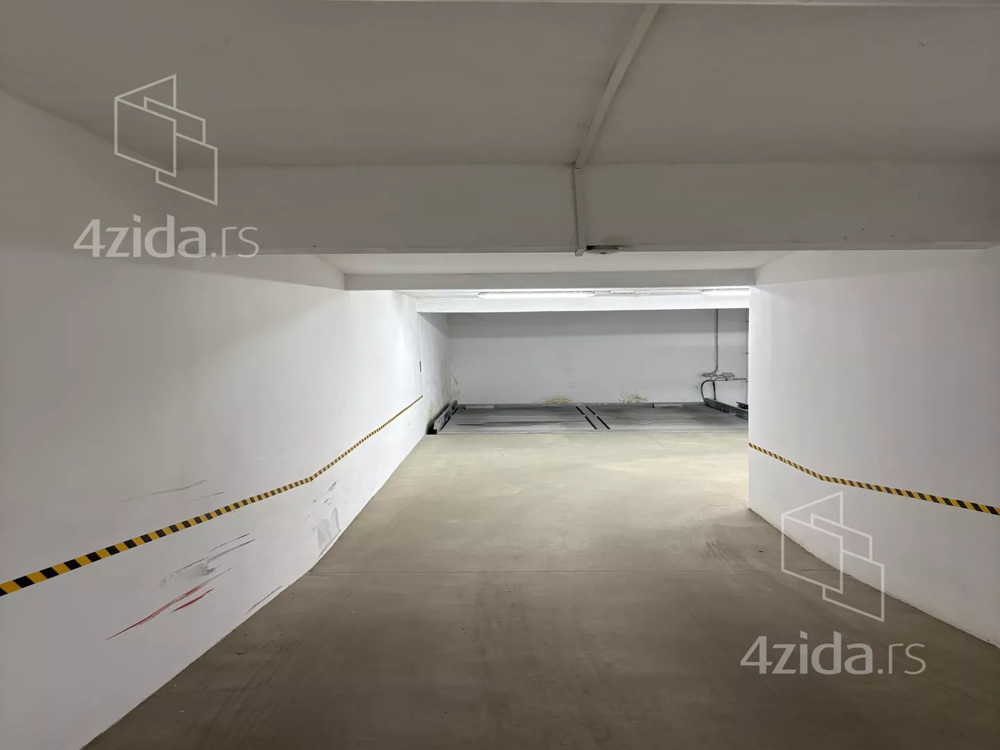 Garaža | 4zida