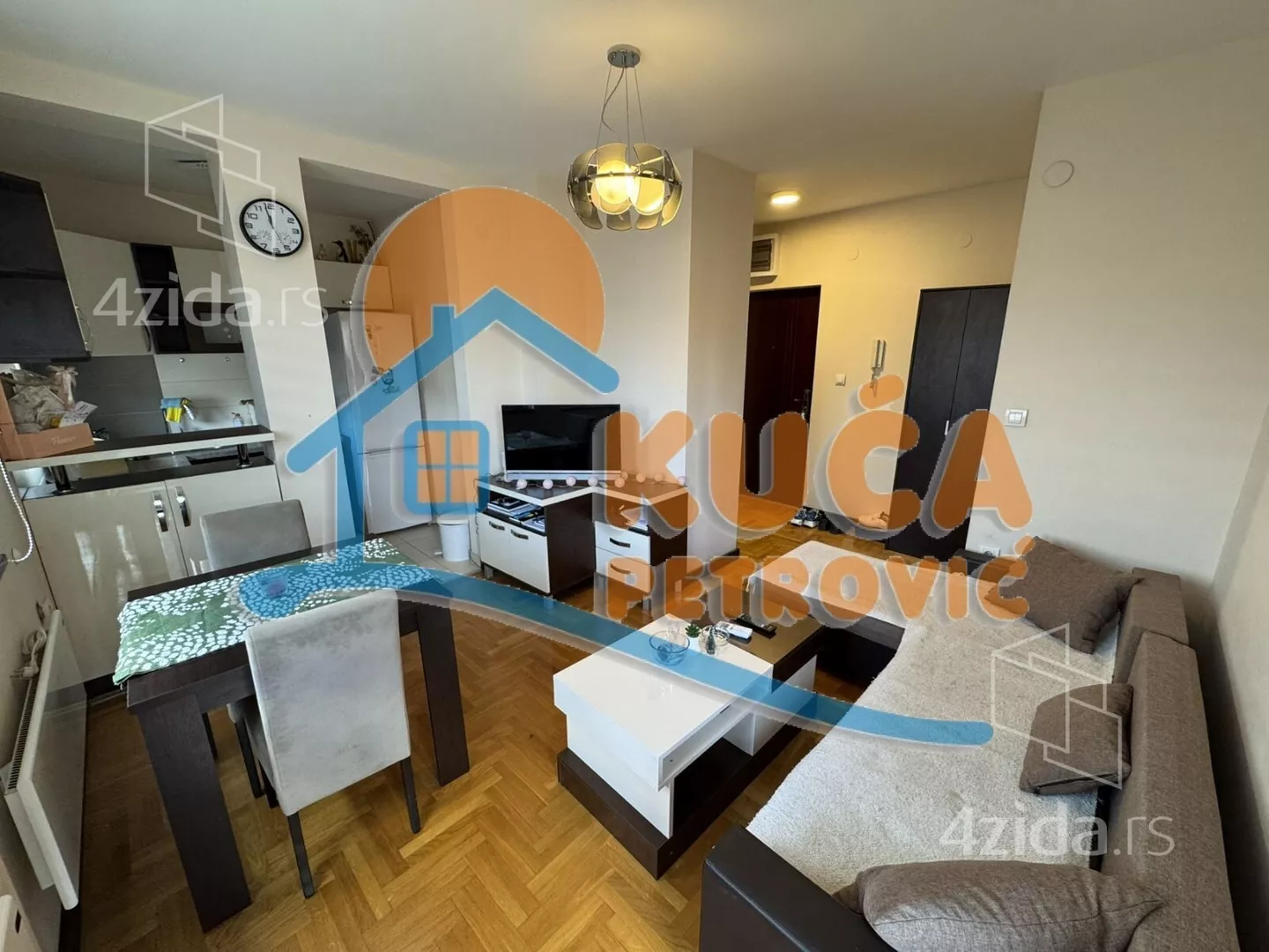 Jednoiposoban stan | 4zida