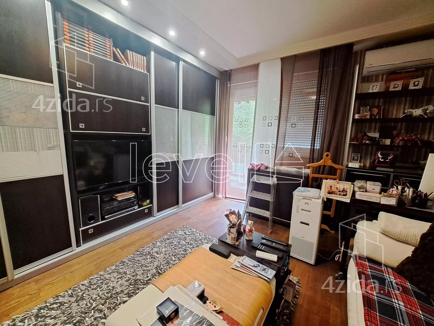 Petosoban stan | 4zida