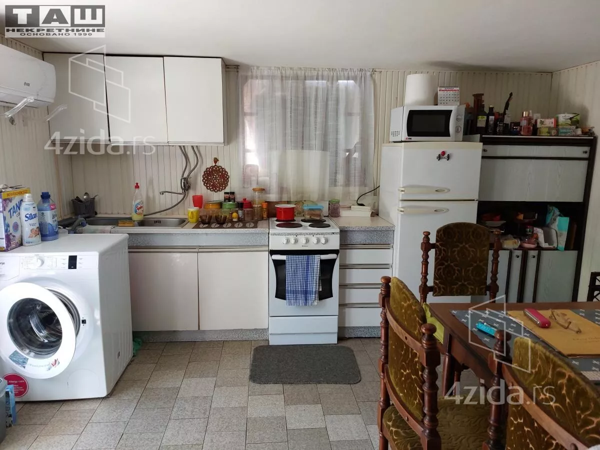 Plac | 4zida