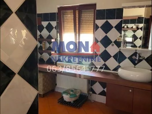 Šestosoban stan | 4zida