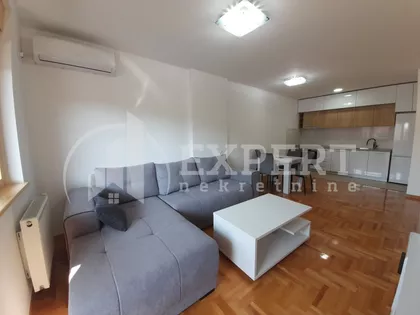 Prvomajska | 4zida.rs