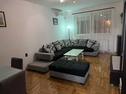 Tone Hadžića | 4zida.rs