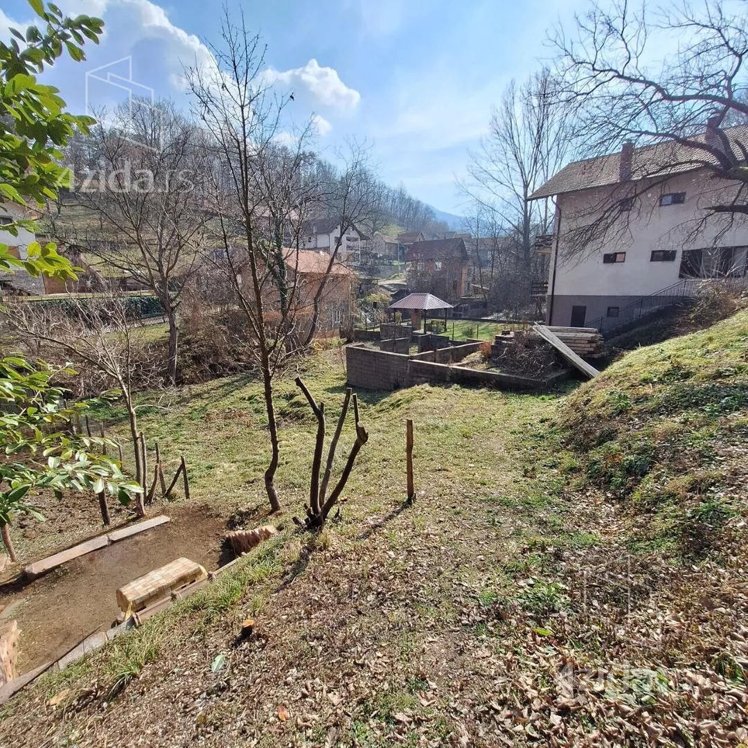 Građevinsko zemljište | 4zida