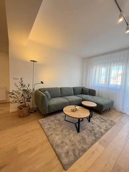 Dušanov Bazar | 4zida.rs