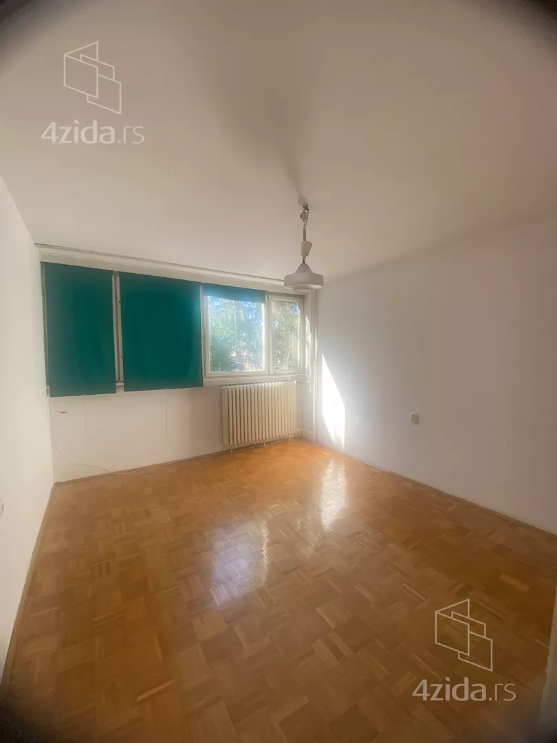 Četvoroiposoban stan | 4zida