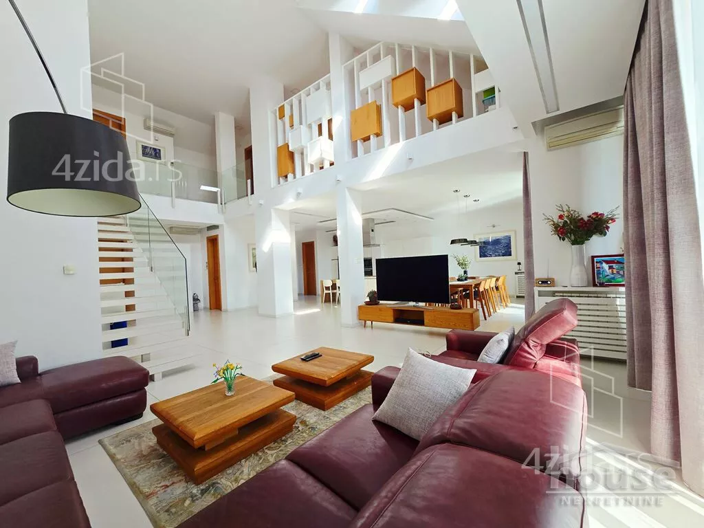 Sedmosoban stan | 4zida