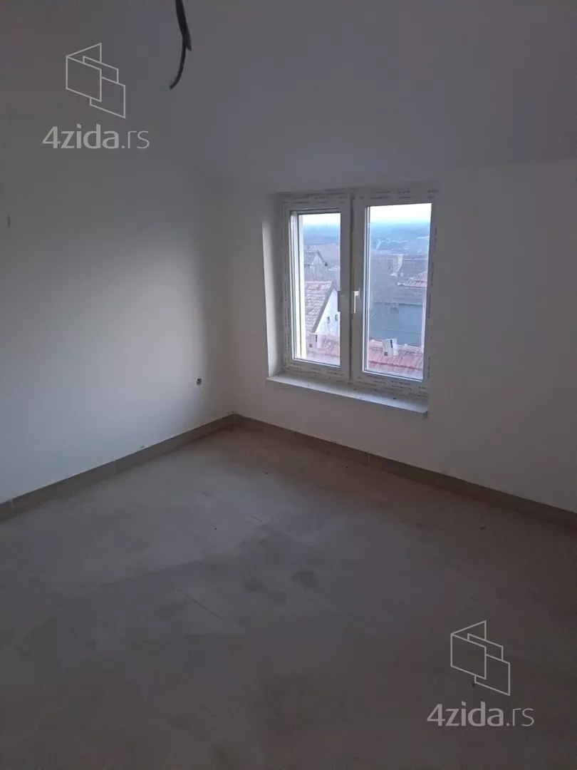 Poslovna zgrada | 4zida