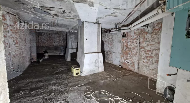 Poslovni prostor | 4zida