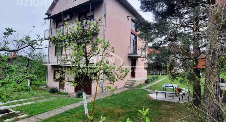 3-etažna kuća | 4zida