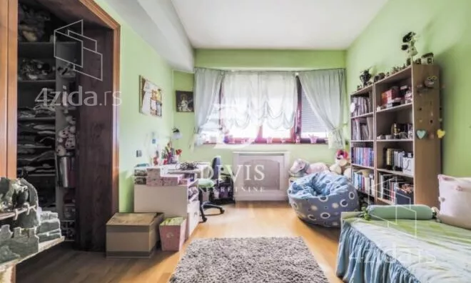 Petosoban stan | 4zida