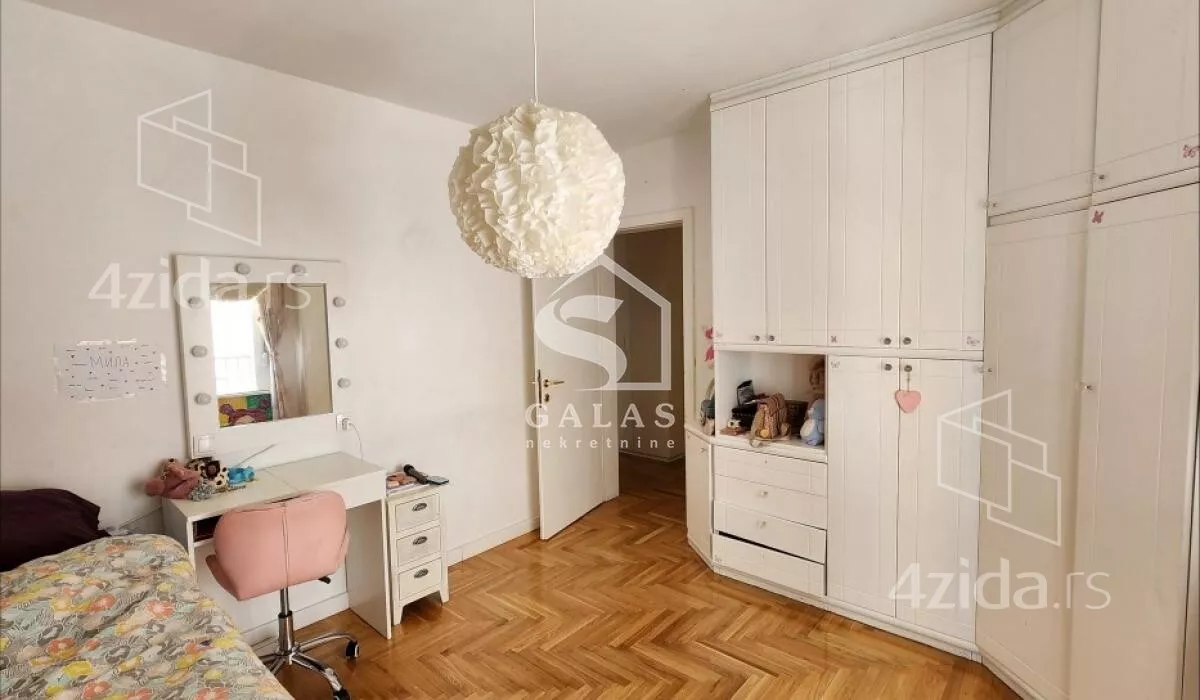 Troiposoban stan | 4zida