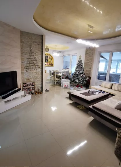 Lazarevac (mesto) | 4zida.rs