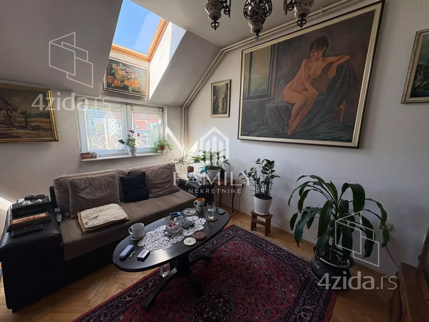 Troiposoban stan | 4zida