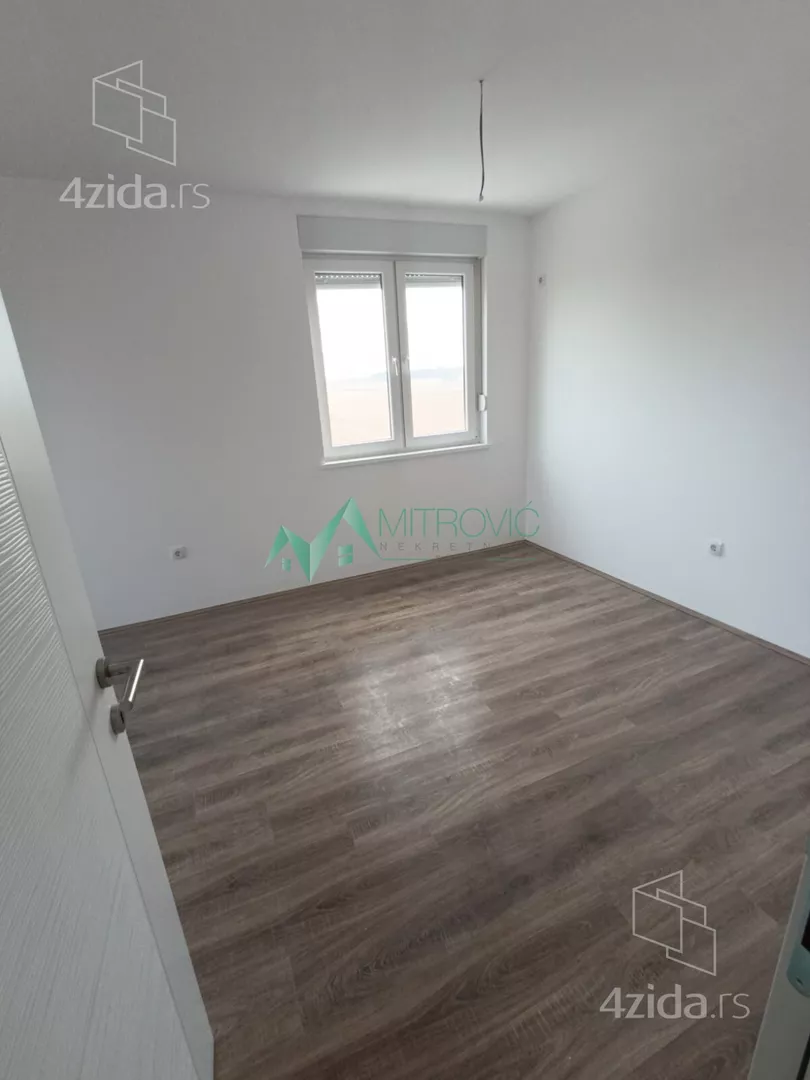 Šestosoban stan | 4zida