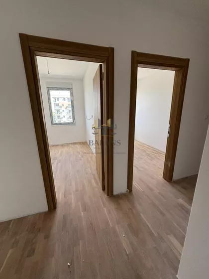Stari Banovci | 4zida.rs