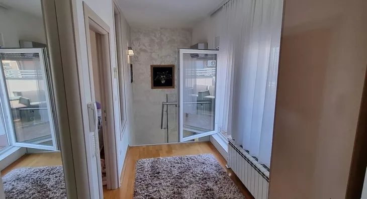 Četvoroiposoban stan | 4zida