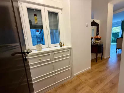 Milentija Popovića bb | 4zida.rs