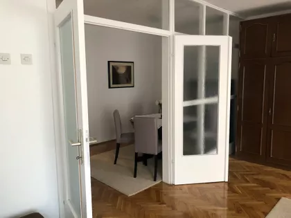 Trg Cara Jovana Nenada | 4zida.rs