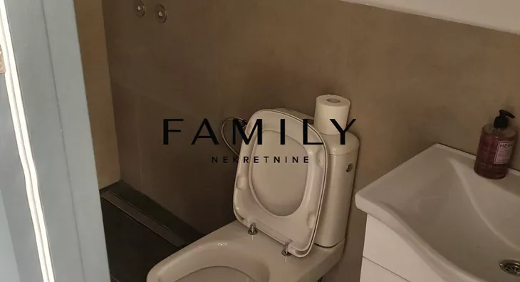 Četvoroiposoban stan | 4zida