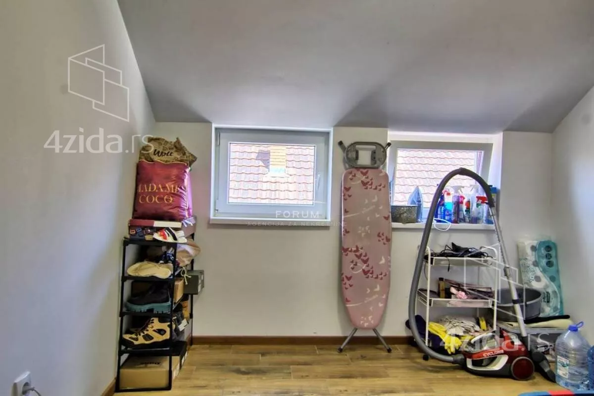 Četvoroiposoban stan | 4zida