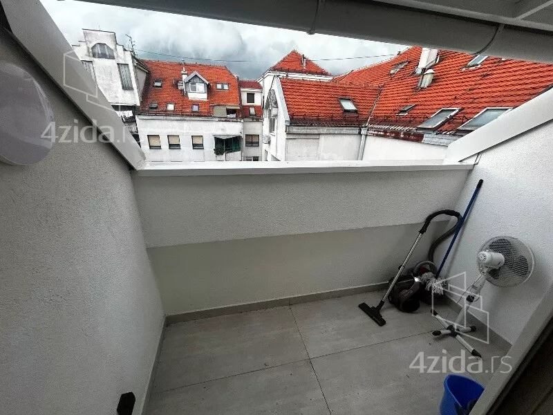 Četvoroiposoban stan | 4zida
