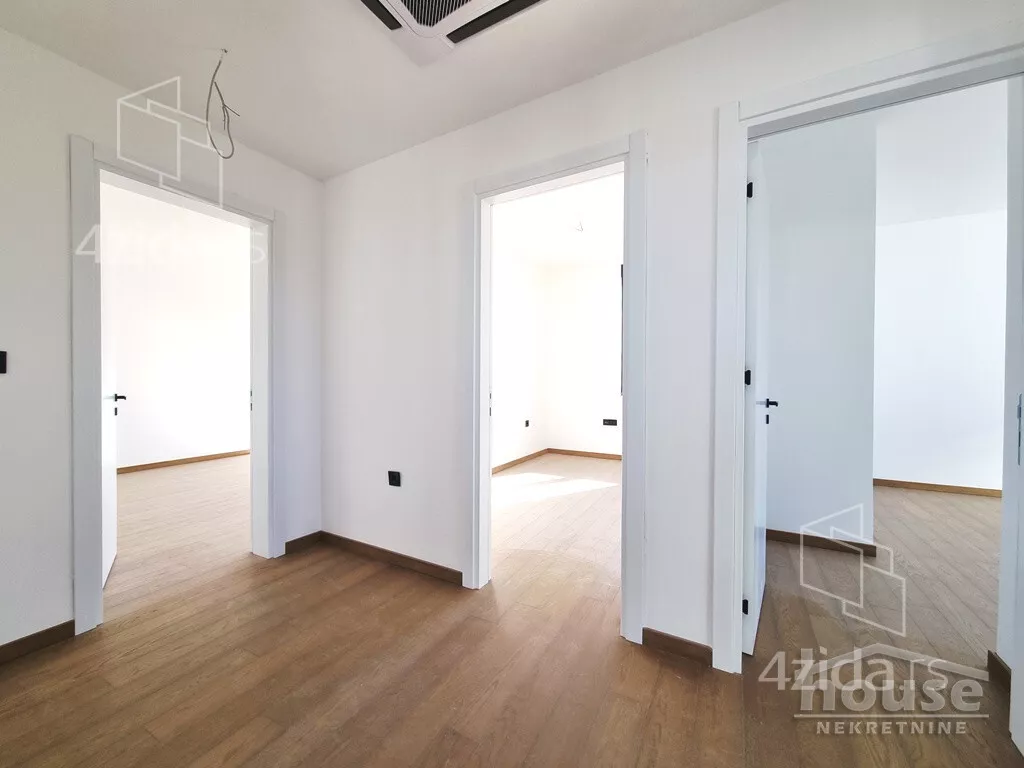 Četvoroiposoban stan | 4zida