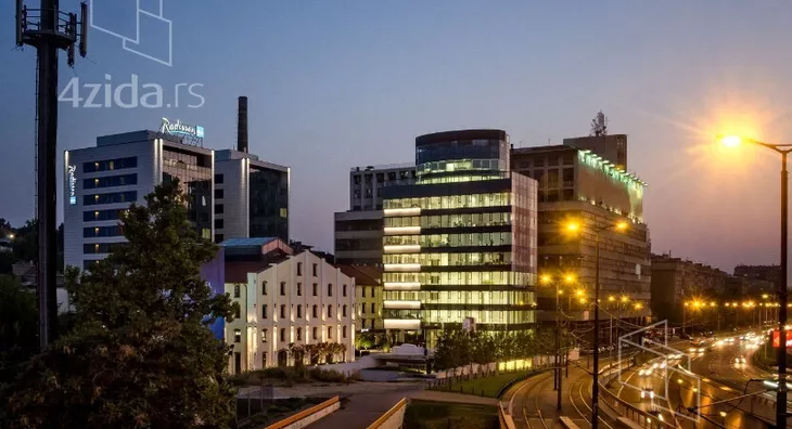 Poslovna zgrada | 4zida