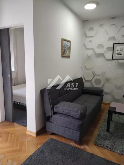 Devet Jugovića | 4zida.rs