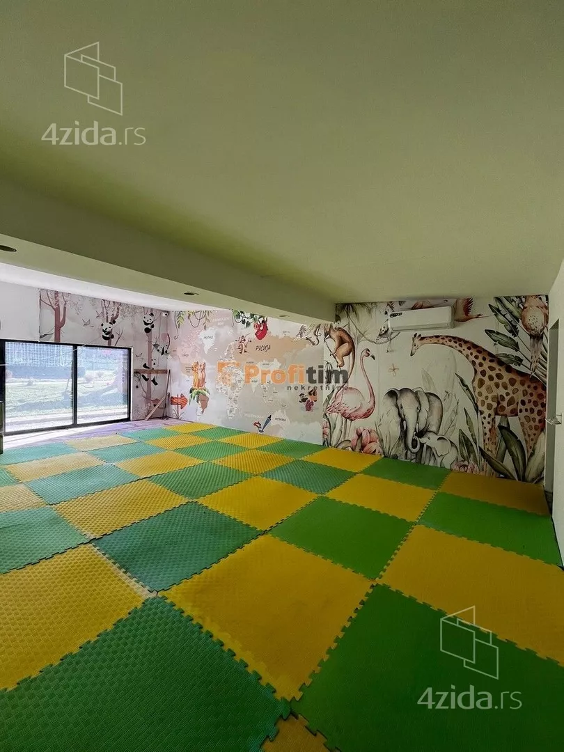 Poslovni prostor | 4zida