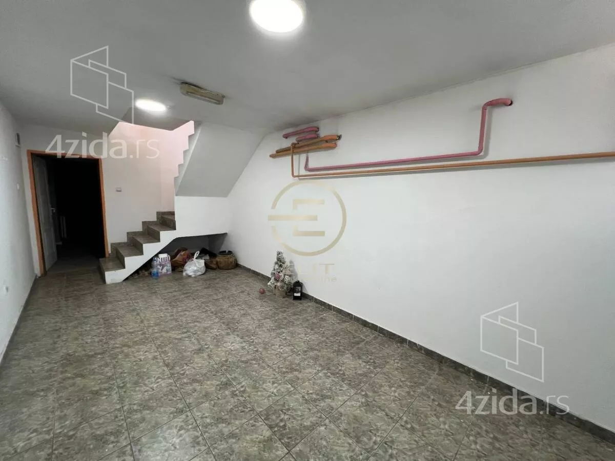 Lokal | 4zida