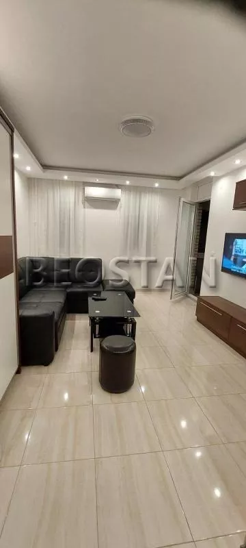 Zvecanska | 4zida.rs