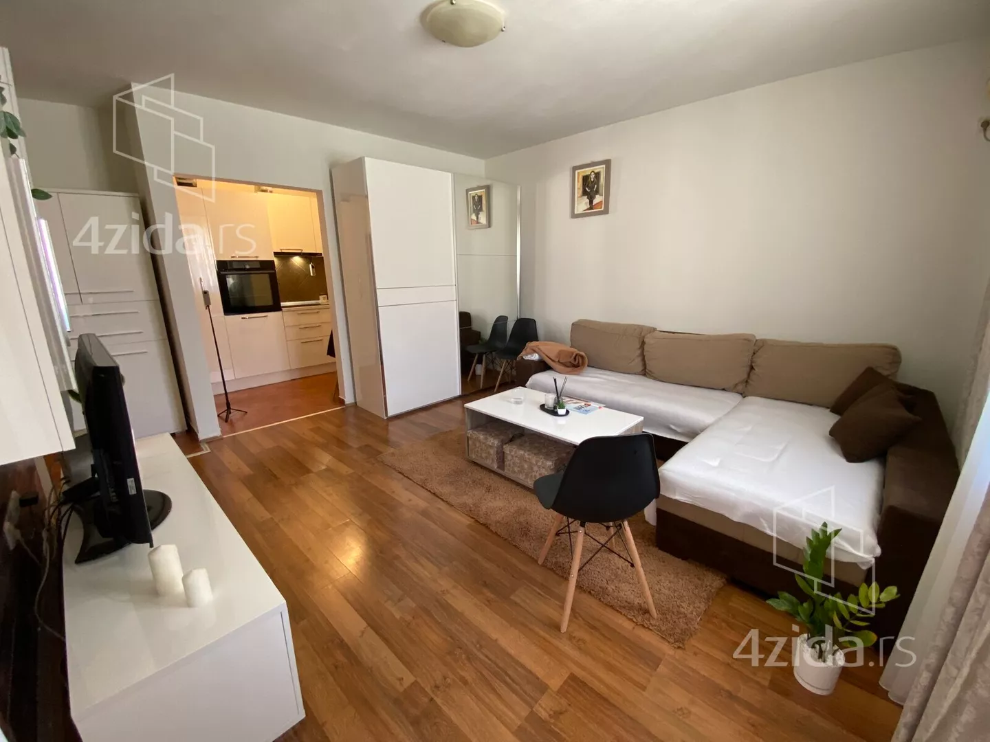 Jednoiposoban stan | 4zida