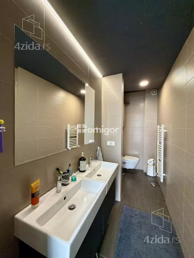 Četvoroiposoban stan | 4zida