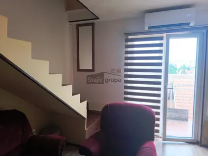 Crveno barjače | 4zida.rs