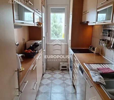 Četvoroiposoban stan | 4zida