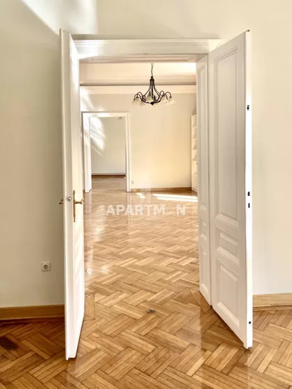 Cara Uroša | 4zida.rs