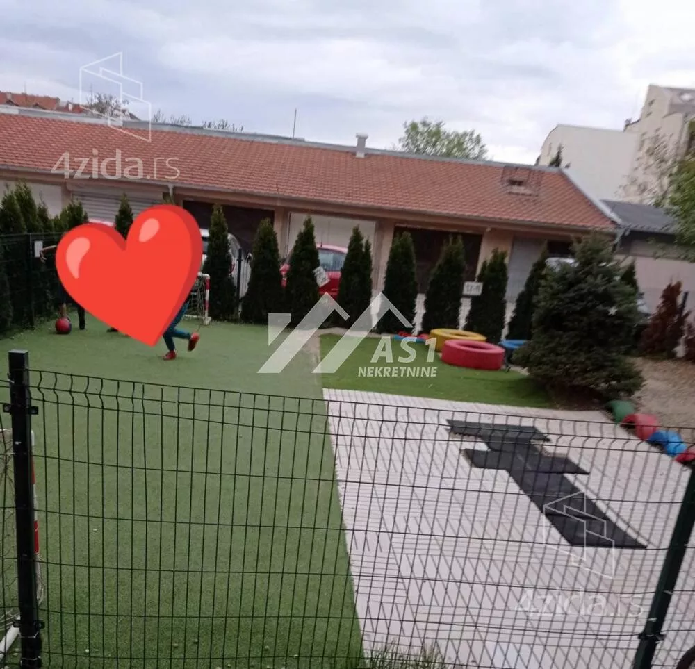 Petosoban stan | 4zida
