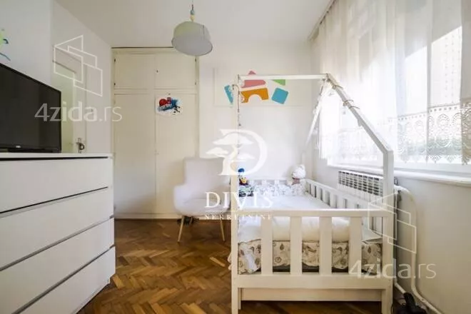 Četvoroiposoban stan | 4zida