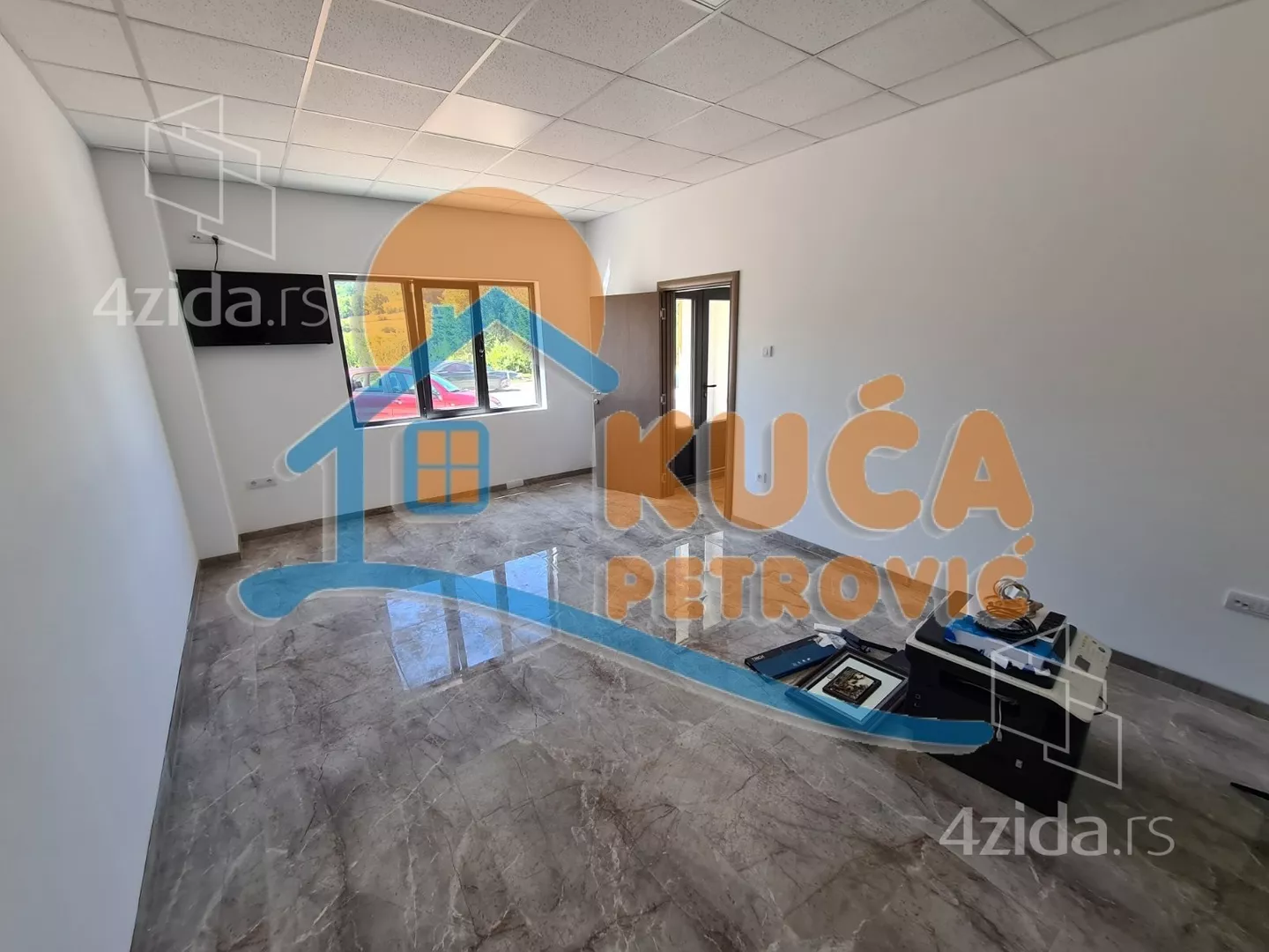 Lokal | 4zida