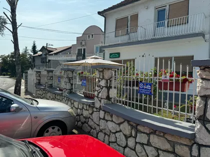 Radnička 15 | 4zida.rs